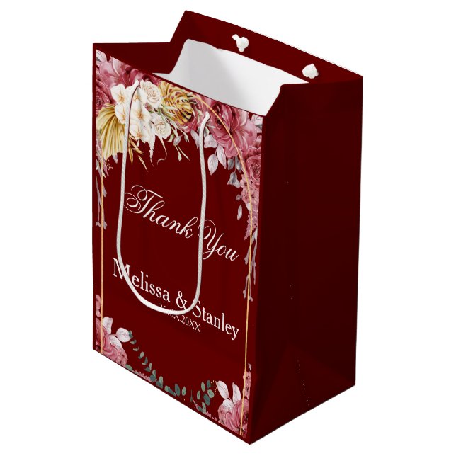 Elegant Floral Burgundy Gold Eukalyptus Wedding Mittlere Geschenktüte (Vorderseite Schrägansicht)