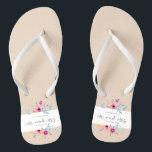 Elegant Floral Mr & Mrs Wedding| Flip Flops<br><div class="desc">Für weitere Anpassungen klicken Sie bitte auf die Schaltfläche "Anpassen" und verwenden Sie unser Designwerkzeug, um diese Vorlage zu ändern. Wenn die Optionen verfügbar sind, können Sie Text und Bild ändern, indem Sie einfach auf "Text oder Bild hier bearbeiten/entfernen" klicken und Ihre eigenen hinzufügen. Wenn Sie möchten, dass dieses Design...</div>