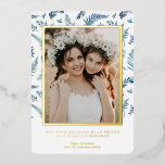 Elegant Foliage | Hanukkah Foto Collage Card Folien Feiertagskarte<br><div class="desc">Hanukkah... Das Lichterfest ist hier. Entzünde die Menorah, spiele mit dem dreiel und feiere auf Latkes und sufganiyot. Feiern Sie den Geist von Hanukkah mit Freunden, Familie mit unseren prächtigen Fotokarten. Diese elegante Hanukkah-Karte ist ein atemberaubendes, modernes Urlaubsthema für jeden, der auf der Mailingliste steht. Eine schicke und trendige Urlaubskarte...</div>