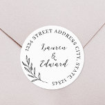 Elegant Foliage Wedding Address Runder Aufkleber<br><div class="desc">Maßgeschneiderte Hochzeitsrunden-Adress-Aufkleber für Hochzeitsumschläge und sparen die Daten mit rustikalem,  elegantem Blattdesign mit individuelle Name und Adresse.</div>