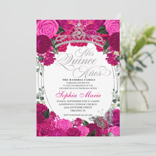 Elegant Fuchsia Pink Silver Floral Quinceanera Einladung (Stehend Vorderseite)
