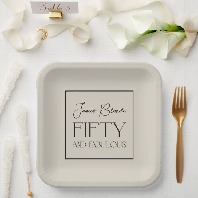 Elegant Gentlemen's Personalisiert Fifty & Fabulou Pappteller (Hochzeit)