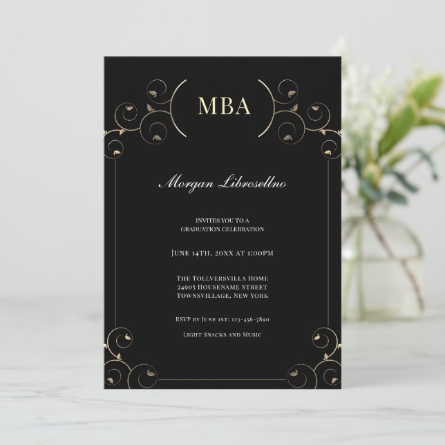 Elégant Gold Black MBA Graduation Party Invitation (Debout devant)