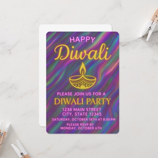 Elegant Gold Diya auf Regenbogen Glow Happy Diwali Einladung (Vorderseite/Rückseite Beispiel)