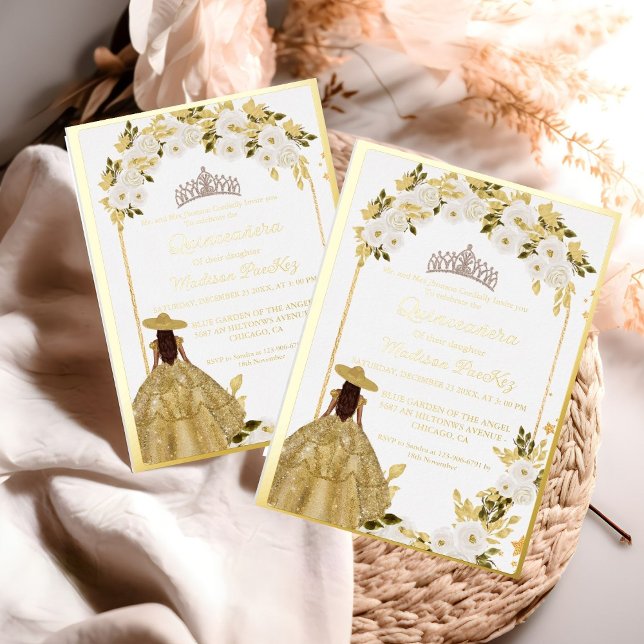 Elegant Gold Floral Butterfly Quinceanera Folieneinladung (Von Creator hochgeladen)