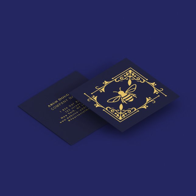Elegant Gold Foil Logo Bee on Navy Blue Quadratische Visitenkarte (Von Creator hochgeladen)