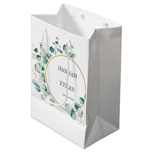 Elegant Gold Greenery Eukalyptus Personalisiert   Mittlere Geschenktüte (Vorderseite Schrägansicht)