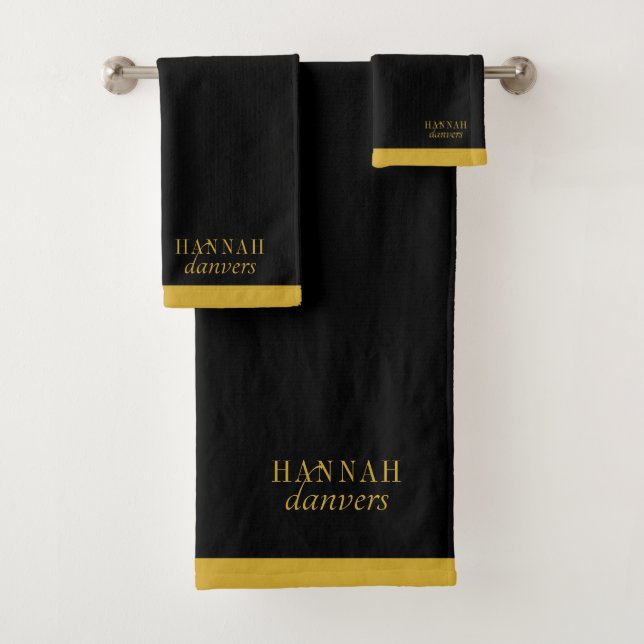 Elegant Gold Monogram Name Black Badhandtuch Set (Insitu)