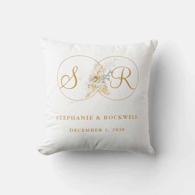 Elegant Gold Monogram Name Initial Wedding Kissen (Vorderseite)