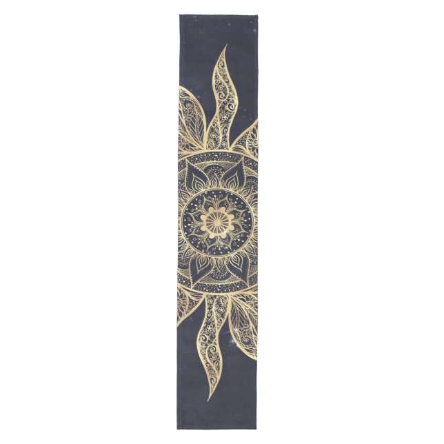 Elegant Gold Sun Mandala Blue Nebula Design Mittelgroßer Tischläufer (Vorderseite)