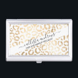 Elegant Gold White Leopard Cheetah Animal Print Visitenkarten Dose<br><div class="desc">Dieses elegante und schicke Tierbild eignet sich perfekt für die stilvolle und trendige Mode. Es verfügt über ein handgezeichnet Imitat bedruckt Goldfolien Gepard-Leopardenmuster auf einem einfachen weißen Hintergrund. Die durch Anklicken der Optionen geändert werden können. Es ist ein luxuriöses und stilvolles Safari-Design. ***WICHTIGE HINWEIS FÜR DESIGN: Für individuelle Designanfragen, wie...</div>