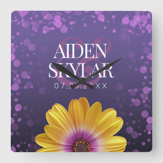 Elegant Golden Daisy with Purple Glitter Wedding Quadratische Wanduhr (Vorderseite)