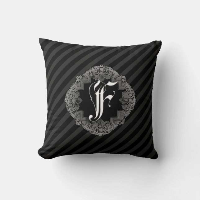 Elegant Goth Initial F Throw Kissen (Vorderseite)