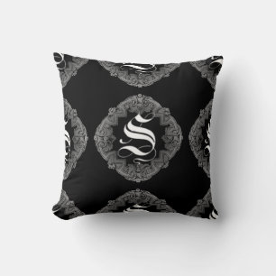 Elegant Goth Initial S Kissen
