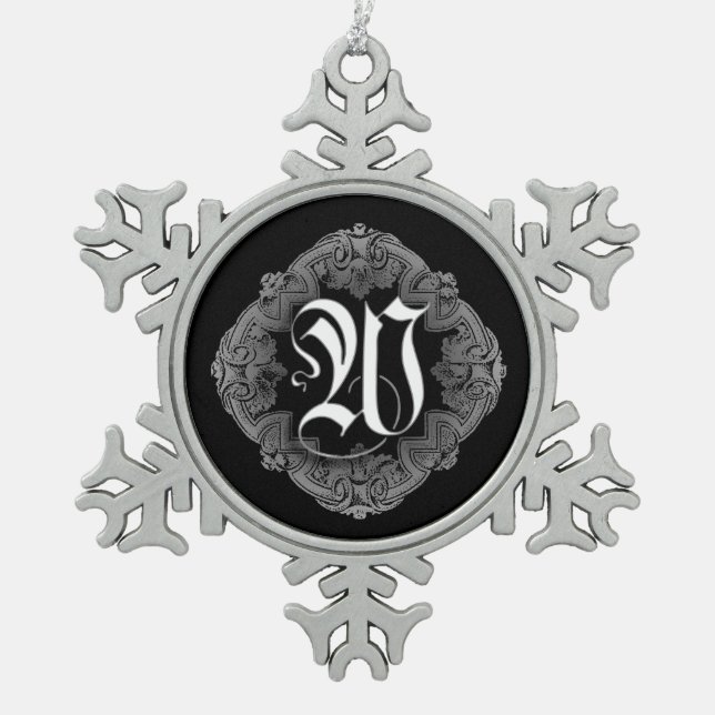 Elegant Goth Initial W Snowflake Schneeflocken Zinn-Ornament (Vorderseite)