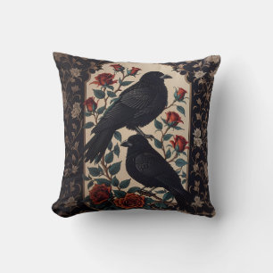 Elegant Gothic Ravens With Roses Kissen
