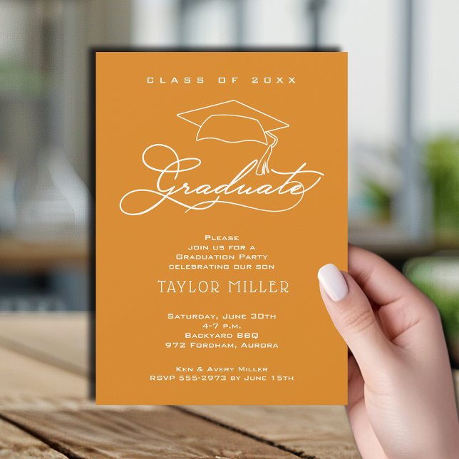 Elegant Grad Hat Light Orange Abschluss Einladung (Elegant white script and grad hat light orange graduation party invitations)