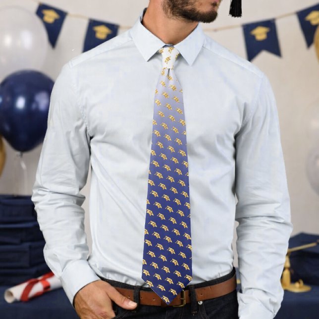 Elegant Graduation Tie Gold Mortarboard Pattern Krawatte (Von Creator hochgeladen)