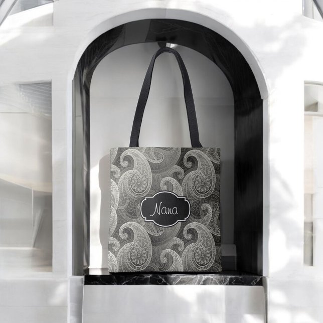 Elegant Gray Paisley Mit Monogramm Tasche (A thoughtful gift for Nana, this elegant tote can be personalized with a name or other text.)