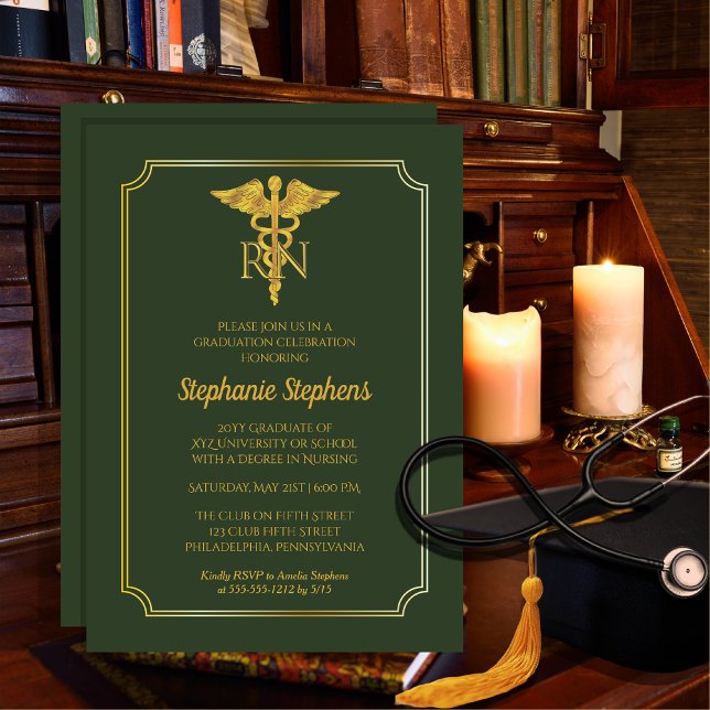 Elegant Green | Gold Nurse RN Graduation Party Einladung (Elegant Green | Gold Tone Nurse "RN" NonPhoto Graduation Announcement | Party Invitation  Print Digi)