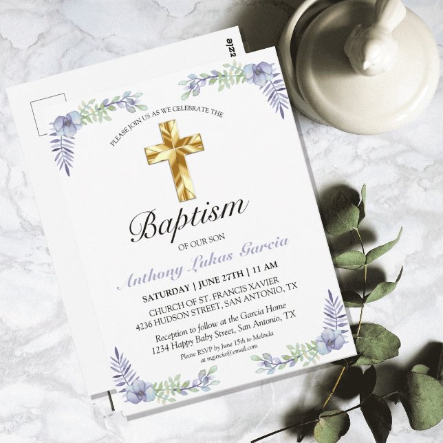 Elégant Lavender Gold Cross Baby Baptism Carte Pos (PRETTY PURPLE FLORAL GOLD CROSS BAPTISM INVITATION POSTCARD)