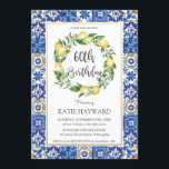 Elegant Lemon Mediterranean 60. Geburtstagsparty Einladung<br><div class="desc">Personalisieren Sie diese schicke Lemon azure 60. Geburtstagsfeiereinladung mit Ihren Party-Details einfach und schnell, drücken Sie einfach die Schaltfläche Anpassen, um den Stil und die Platzierung des Textes weiter zu ordnen und zu formatieren. Mit einem Aquarelllachkranz und einem wunderschönen mediterranen Azurblau-Mosaikfliesen im Hintergrund. Passende Artikel im Shop erhältlich! c) das...</div>