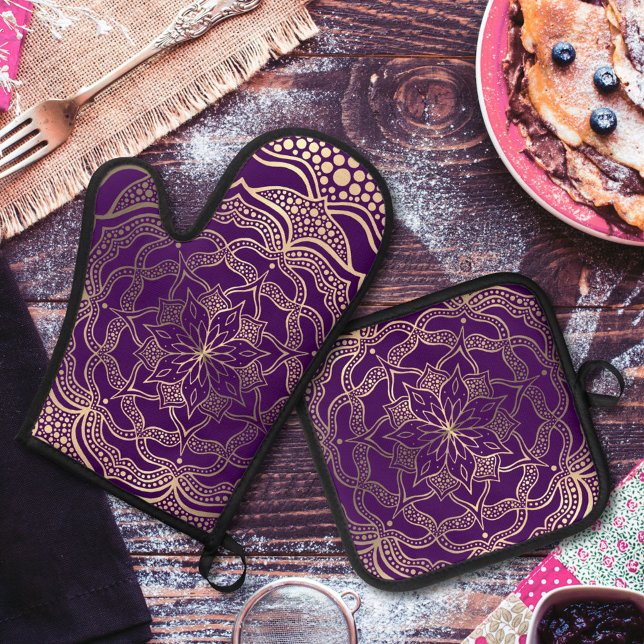 Elegant Lila und Gold Mandala Dark Boho Floral Ofenhandschuh & Topflappen-Set (Von Creator hochgeladen)