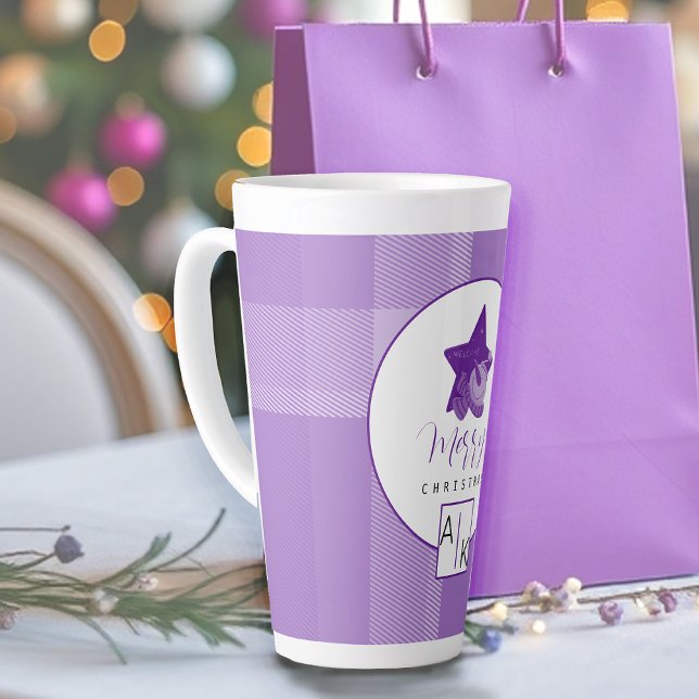 Elegant Lilac Violet Tartan Monogram Milchtasse (Von Creator hochgeladen)