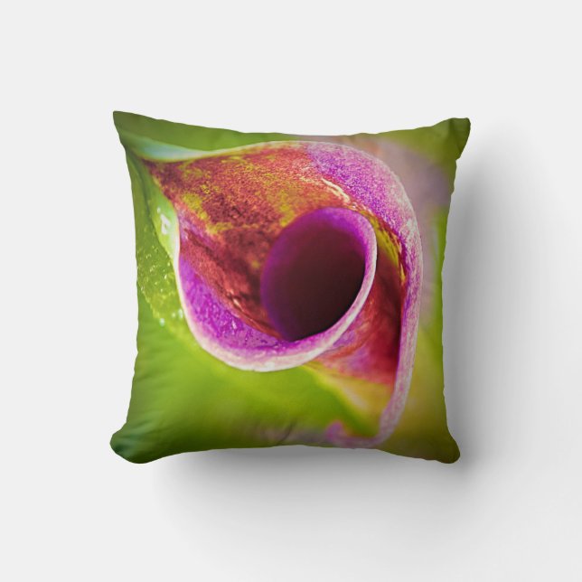 Elegant Lily Throw Kissen (Vorderseite)