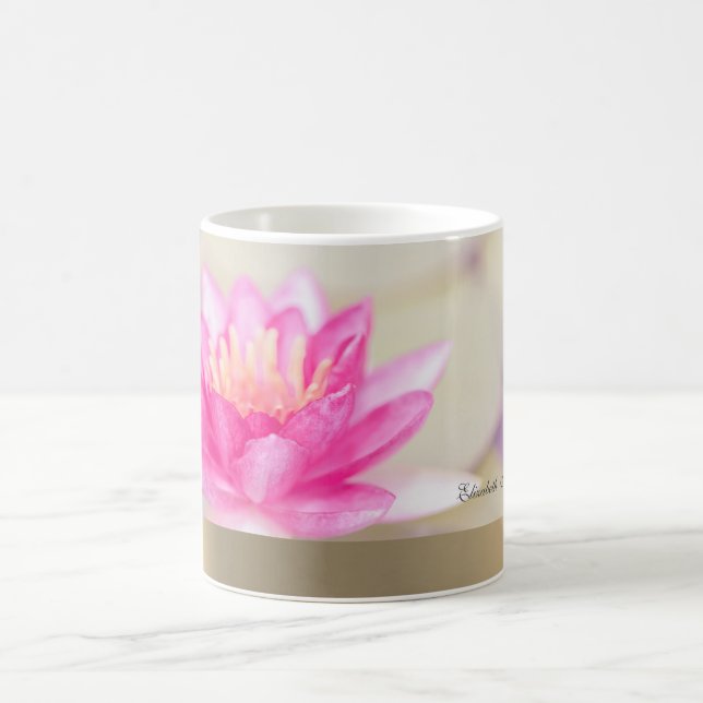 Elégant Lotus Or, Yoga Coffee Mug (Centre)