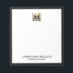 Elegant Luxury Monogram Notizblock<br><div class="desc">Mit diesem mit Monogramm Notizblock mit klassischer Blocktypografie und einem schwarzen Rahmen mit gebürstetem Goldmedaillenmonogramm heben Sie Ihr Schreibwarenspiel auf. Das Notizblock enthält Platz für den eigenen Text, z. B. Ihren Namen und Titel, sodass es sich perfekt für den persönlichen oder beruflichen Gebrauch eignet. Verwenden Sie es, um Noten, Ideen...</div>