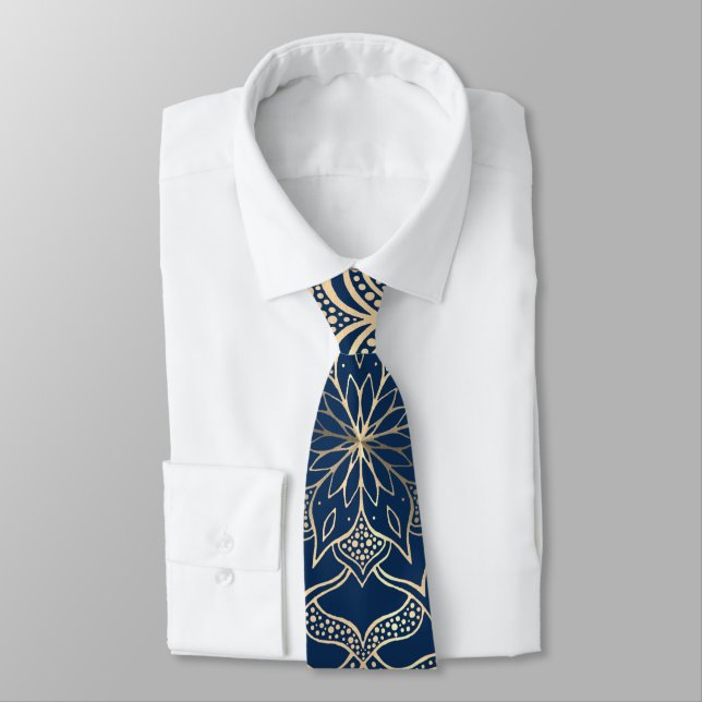 Elegant Mandala Art Boho Gold und Navy Blue Luxury Krawatte (Gebunden)