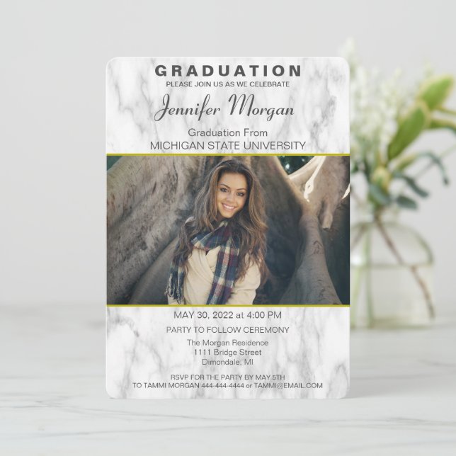 Élégant Marbre Photo Graduation Invitation (Debout devant)