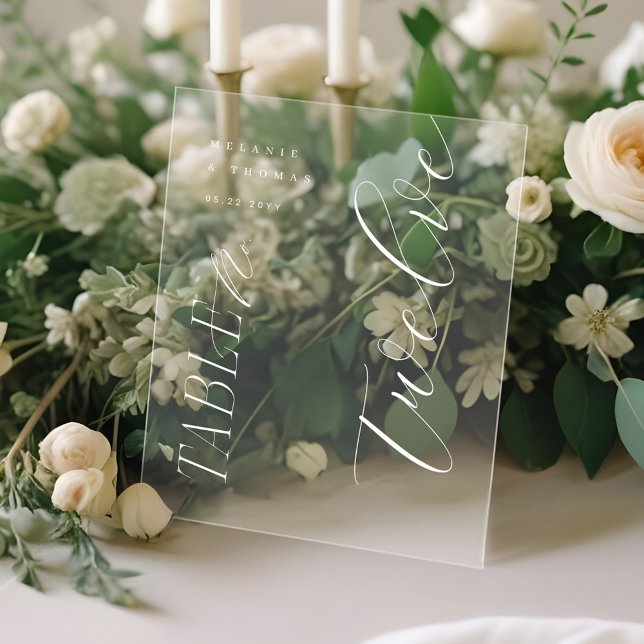 Élégant Mariage moderne blanc Script Numéro de tab (Elegant Modern Wedding White Script Table Number Acrylic Sign)