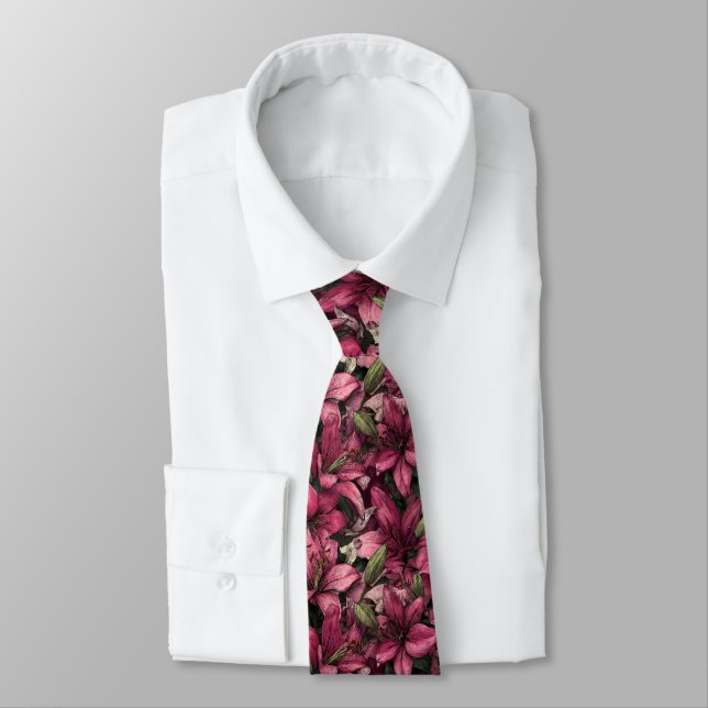 Elegant Menswear Ties Lilies Floral Krawatte (Gebunden)