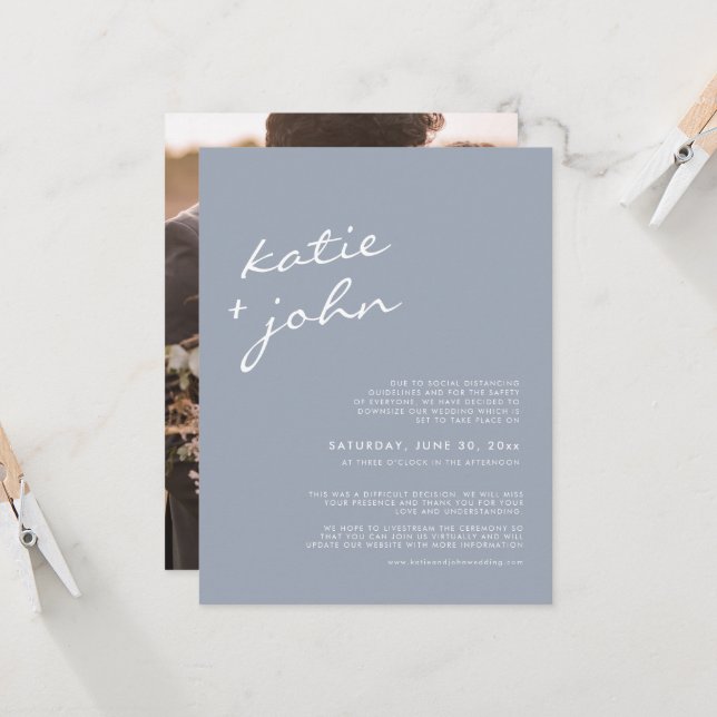 Elegant Minimalistisch Dusty Blue Downsize Wedding Einladung (Vorderseite/Rückseite Beispiel)