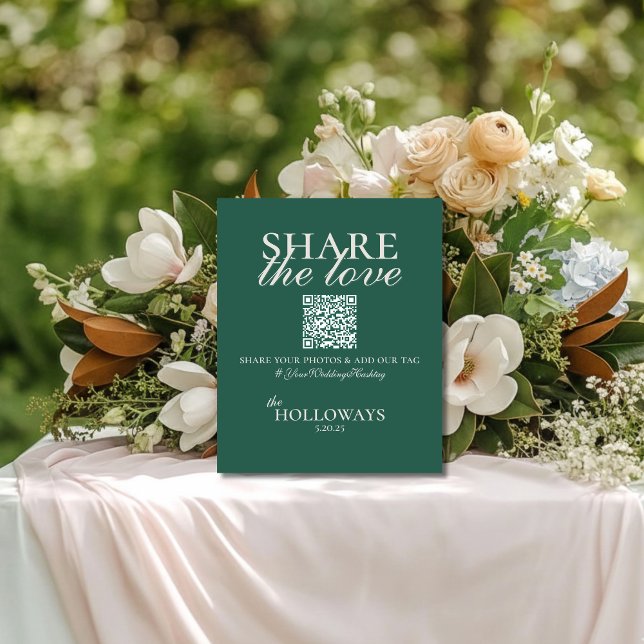 Elegant Minimalistisch Share the Liebe Wedding Has Sockelschild (Encourage guests to share the love online with this Sage Green Wedding Hashtag Sign!)