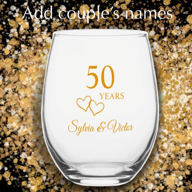 Elegant Modern Personalisiert Gold 50 Jahre alt Weinglas Ohne Stiel (Add couple’s names for personalized golden elegant 50th wedding anniversary keepsake glass gift.
)