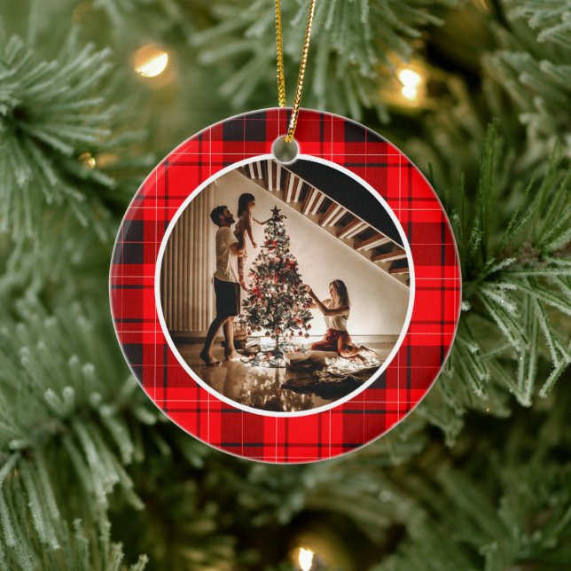 Elegant Modern Red Plaid Christmas Family Photo Keramik Ornament (Baum)