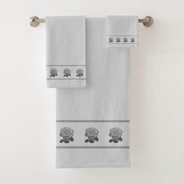 Elegant, Modern Rose Flowers on Light Silver Gray Badhandtuch Set (Insitu)
