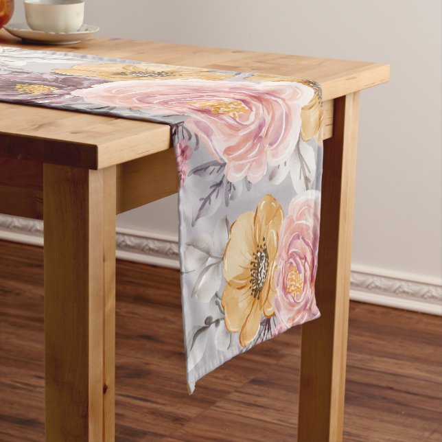 Elegant Moderne rosa Flora Großer Tischläufer (Beispiel)