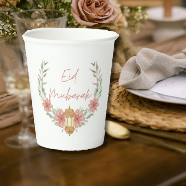 Elegant Modernes Blumengestein Mubarak Rosa Weiß Pappbecher (Add modern elegance to your Eid entertaining with these pink + white floral wreath + lantern cups!)