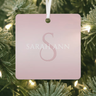 Elegant Modernes Rosa Ombre Name & Monogram Ornament Aus Metall