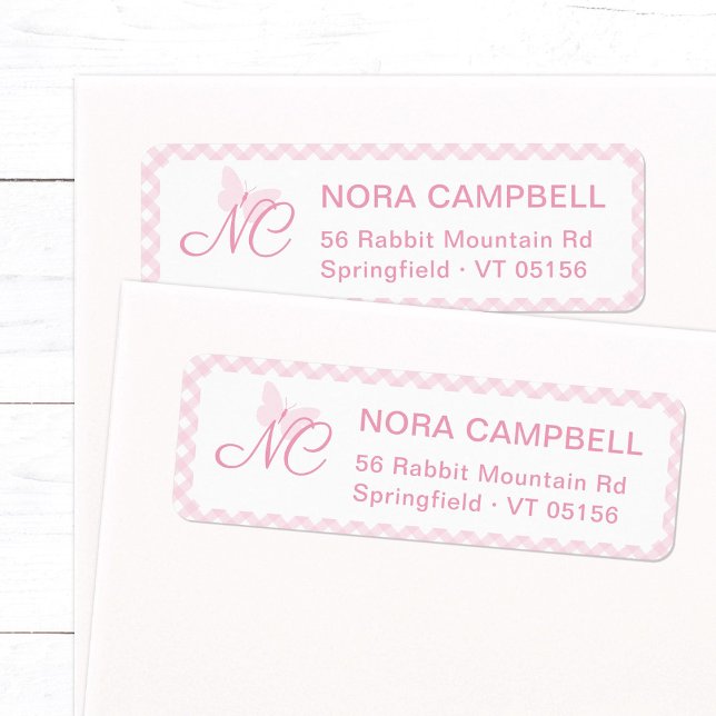 Elegant Monogram Baby Pink Gingham Rücksendeadress (Elegant butterfly monogram return address label in baby pink with stylish plaid background.)