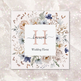 Elegant Monogram Pretty Beige Blue Flowers Floral Quadratische Visitenkarte