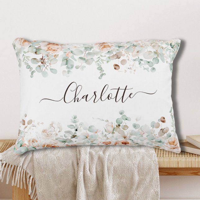 Elegant Monogram Rustikale Rose Blumengrün Dekokissen (In situ)