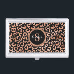 Elegant Monogram Stylish Leopard Animal Print Visitenkarten Dose<br><div class="desc">Ein stilvolles und schicke Rose Goldfolien Leoparden Tierprint schmückt diesen Visitenkartenhalter. Personalisieren Sie es mit Ihrem Monogramm Initial und Name. Entworfen für Sie von BlackBerry Boulevard.</div>