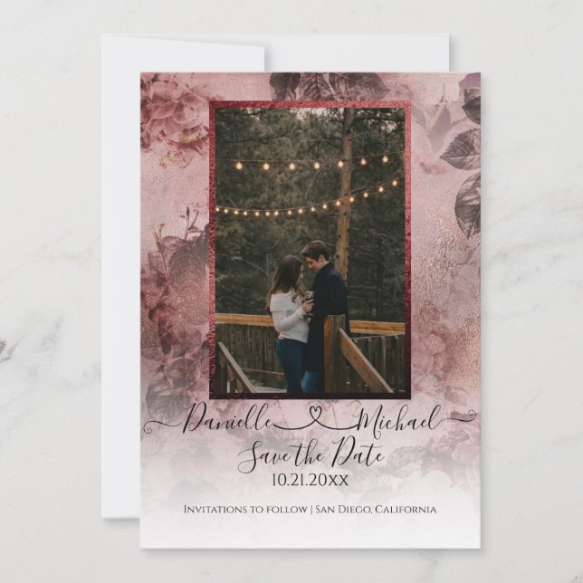 Elegant Moody Burgundy Floral Script Heart Foto Save The Date (Vorderseite)