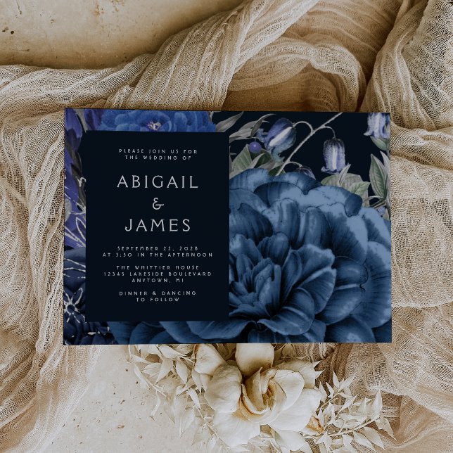 Elegant Moody Dark Floral Navy Blue Silver Wedding Einladung (The perfect choice for a romantic navy blue and silver themed wedding.)