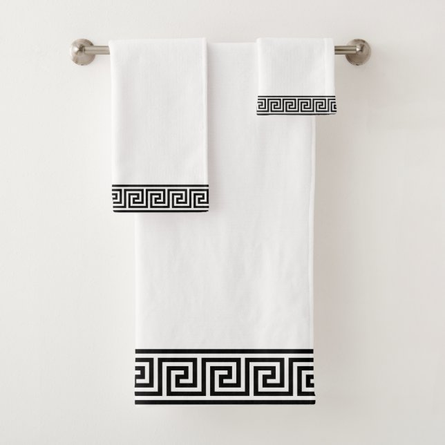 Élégant Motif grec noir et blanc serviette de bain (En situation)